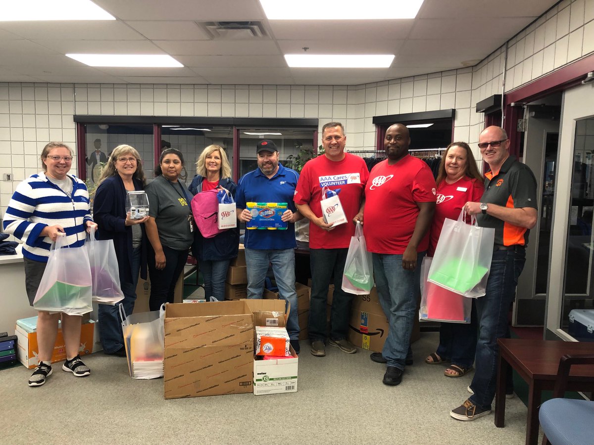 AAAOKNews's tweet photo. AAA Tulsa HQ associates spent this Friday morning packing &amp; delivering much needed school supplies to Kendall Whittier Elementary! Well done! Have a great year, Kendall Whittier! ⁦@AAAOklahoma⁩ ⁦@TulsaSchools⁩  ⁦@TPSKWTigers⁩ https://t.co/VNj20MaMnq