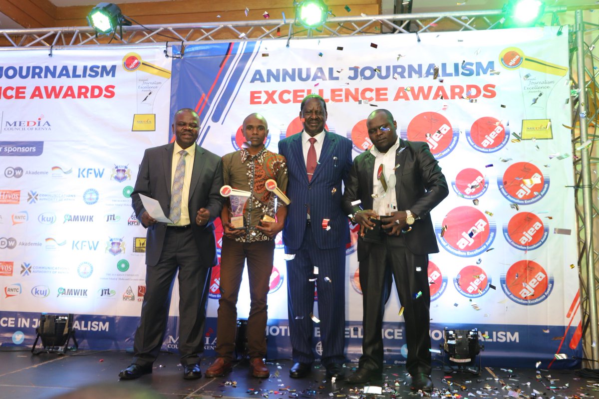Yasuke_KE's tweet photo. @johnallannamu @AfUncensored emerges the best journalist of the year at the #AJEA2019 #MediasummitKE2019 
A big congratulations! https://t.co/qpp0k3QS61