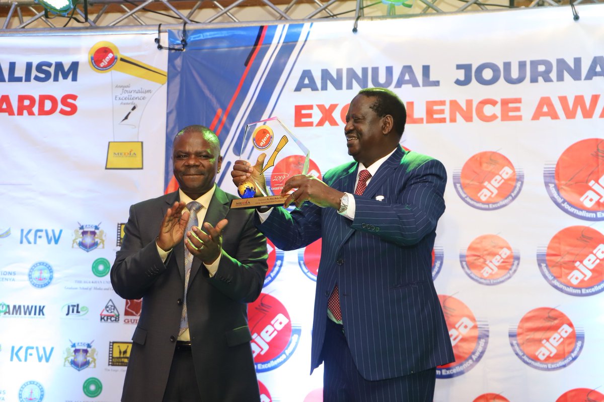 Yasuke_KE's tweet photo. @johnallannamu @AfUncensored emerges the best journalist of the year at the #AJEA2019 #MediasummitKE2019 
A big congratulations! https://t.co/qpp0k3QS61