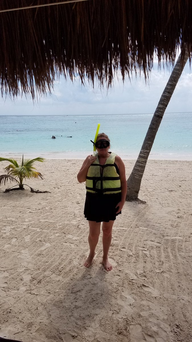 joanbernardini's tweet photo. #swimming with the #turtles @SecretsResorts @SecretsAkumal was amazing and was on my #bucketlist π’π’π’
#bernardinitravel #SecretsResorts #secretsparters #SecretsSociety https://t.co/nlcEruInnL