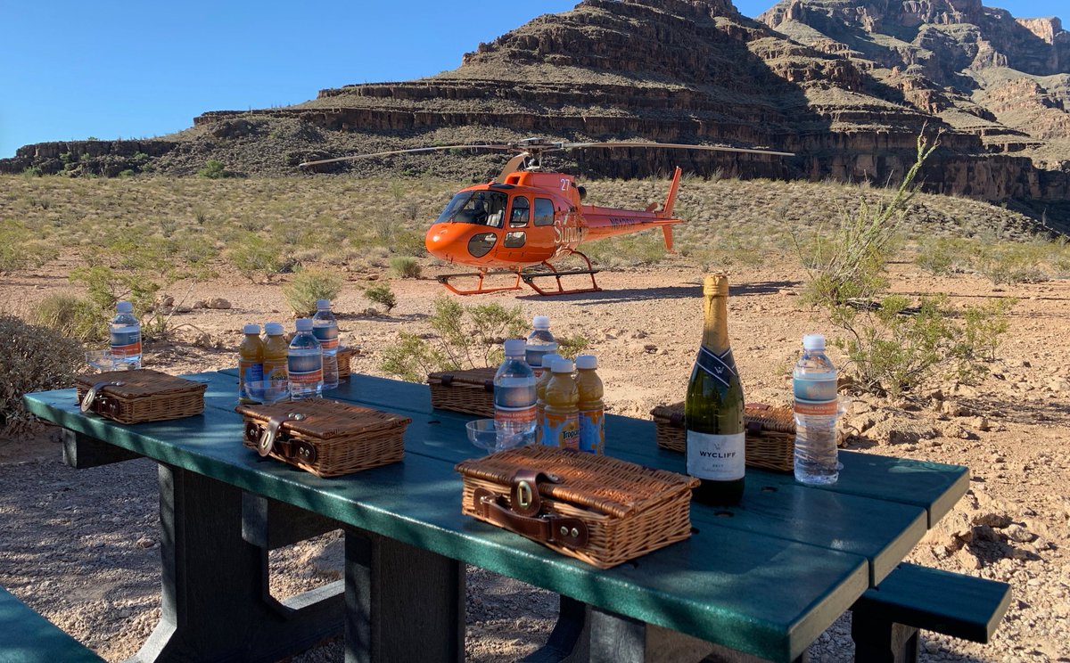 SundanceHeli's tweet photo. Yes, this is your type of #picnic! You still have time to join us for 15% off the afternoon #GrandCanyon Picnic tour. Call our reservations department at 702-736-1099 and mention code “10Best”. Offer ends at the end of the month! #Vegas #promo

Picture by our awesome pilot, Ryan! https://t.co/PbVSauA3ff