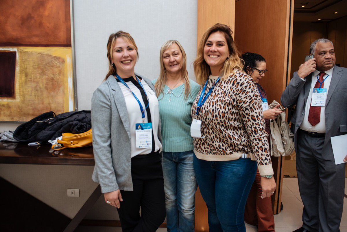 kinesio2019's tweet photo. 🤳Volvieron los sociales en la 2da jornada del #CKM2019 #Mendoza #CongresoArgentino

😎 Los participantes compartieron mates, charlas e información, antes de volver a las capacitaciones.

📲Etiquetá o nombrá a las personas que reconozcas en la foto. https://t.co/05ltjluJR3