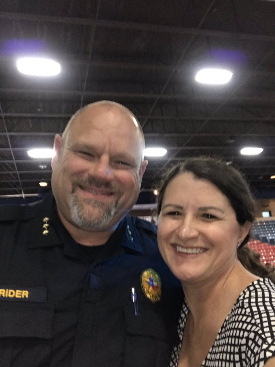 drhollyj's tweet photo. I’m so happy to be a part of the Fort Bend ISD family. @FortBendISD #DSARocks https://t.co/tJDvPanJ3f