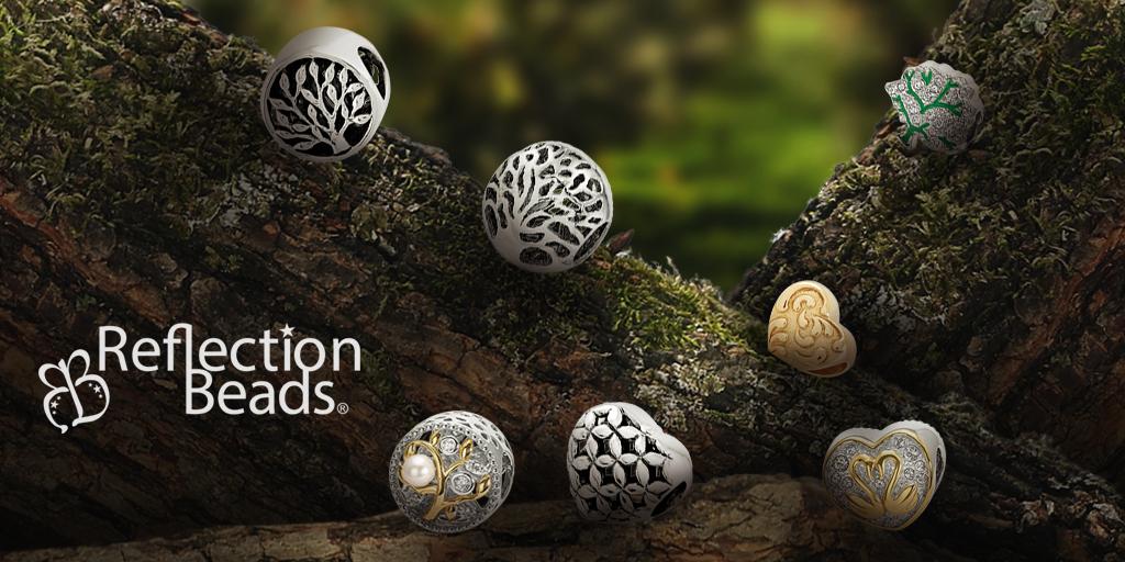 ReflectionBeads's tweet photo. For your 5th anniversary, give her the charm to symbolize your strong and long-lasting relationship. > https://t.co/KK7trDGWAl #weddinganniversary #Beads #charms #bracelet https://t.co/1CaPb4qAnp