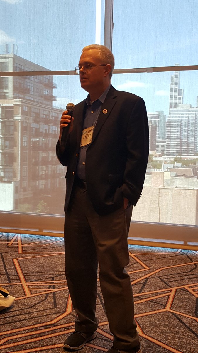 easphd's tweet photo. #APA2019 @APA chief science officer @Russ_Shilling addresses @APADiv19 business meeting in Chicago @div19students #militaryatAPA2019 https://t.co/mZBmhlzwSF