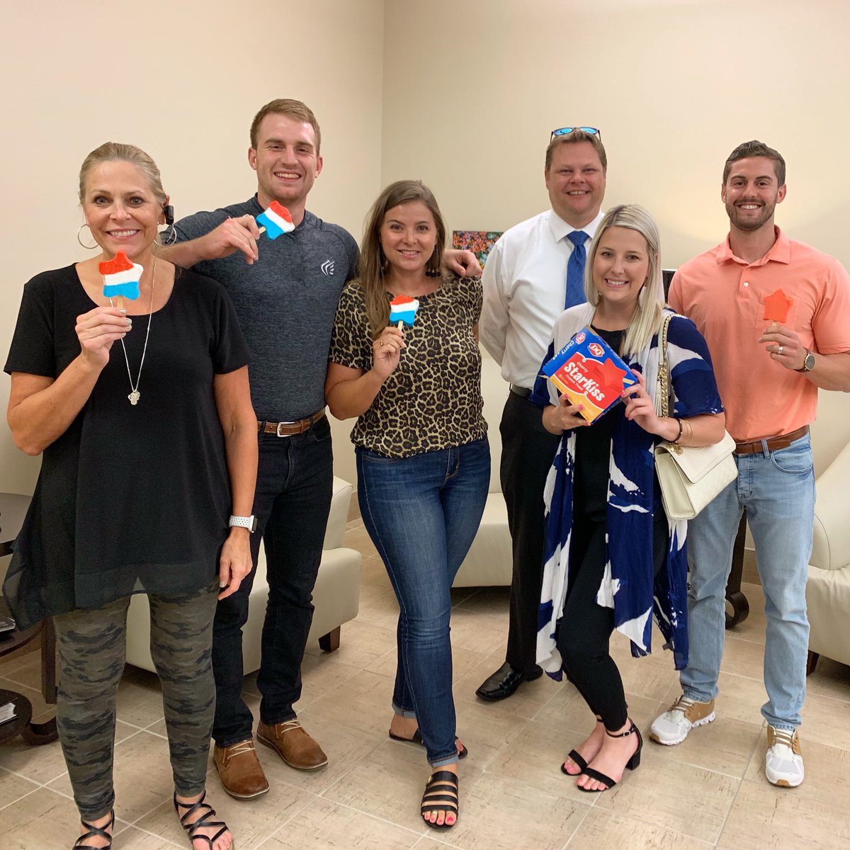 TIGadvisors's tweet photo. BIG THANKS to our friends at @ABC17News for stopping by with some sweet treats this afternoon! 🍭 #community #kmiz #abc17 #metv #npgdigital #dairyqueen #starkiss #officefun #fridayfun #friday #teamtig https://t.co/J4me5pY4ux