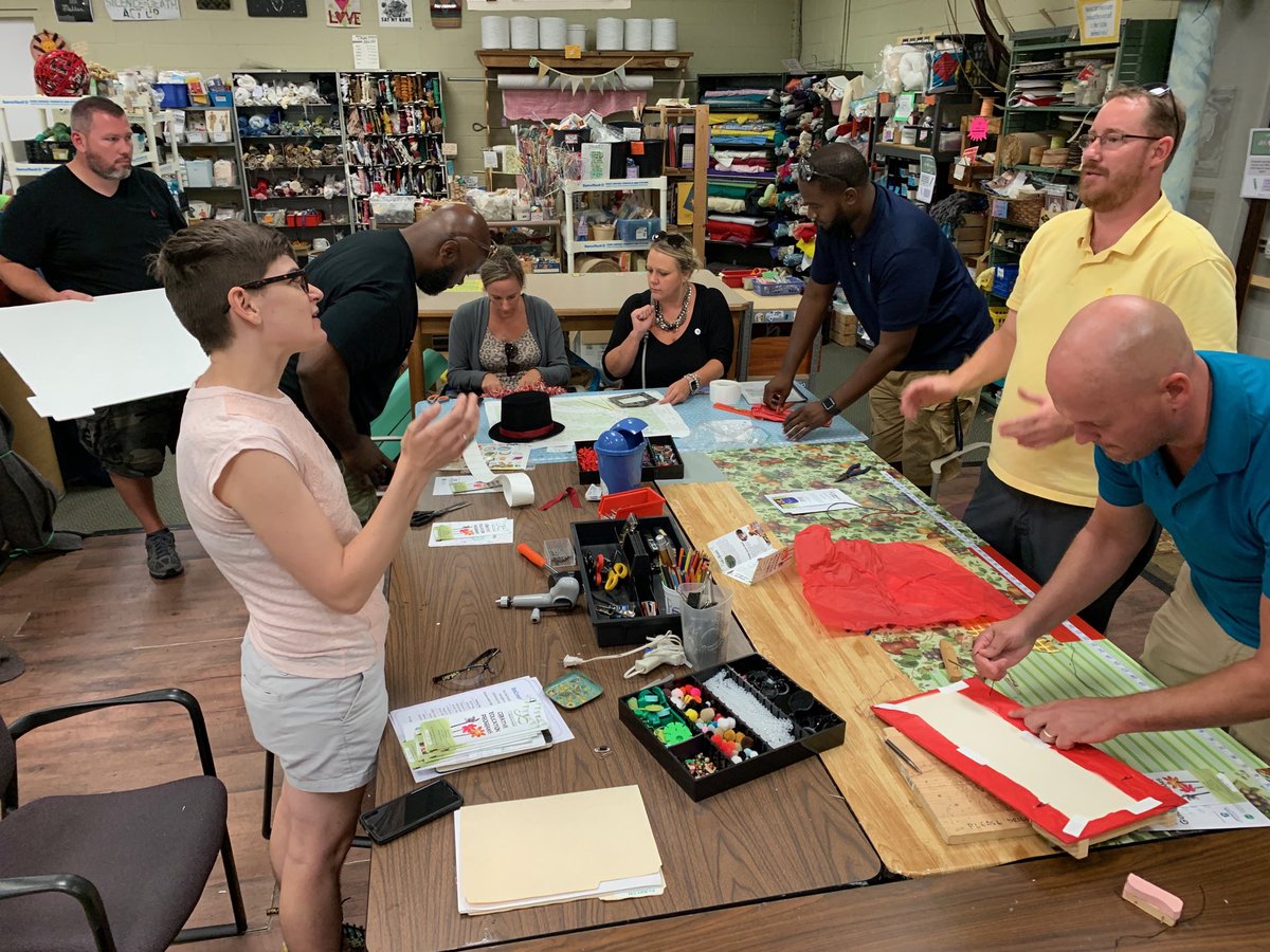 ArtsEdCollab's tweet photo. Building a vision for @DukeCitySD’s school district using reused materials from @creative_reuse. So many opportunities for #ArtsEd in #PBL. https://t.co/jeZX57HObc