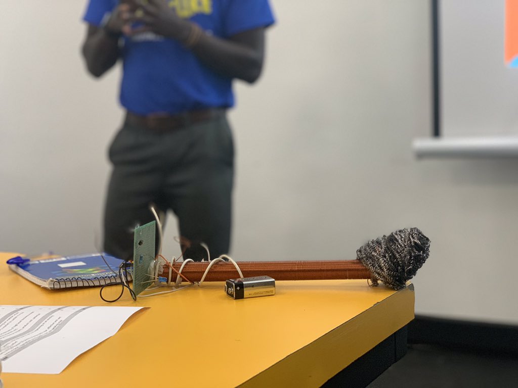 innovateghana's tweet photo. #iTesla presenting to us his way of transferring electricity by wave!
Woww, Isaac Ohene be doing the most!
🙌🏾🙌🏾🙌🏾🙌🏾🙌🏾🙌🏾🙌🏾🙌🏾🙌🏾
#InnovationCamp19 #FinalPitchDay https://t.co/hsCzwPRrhj