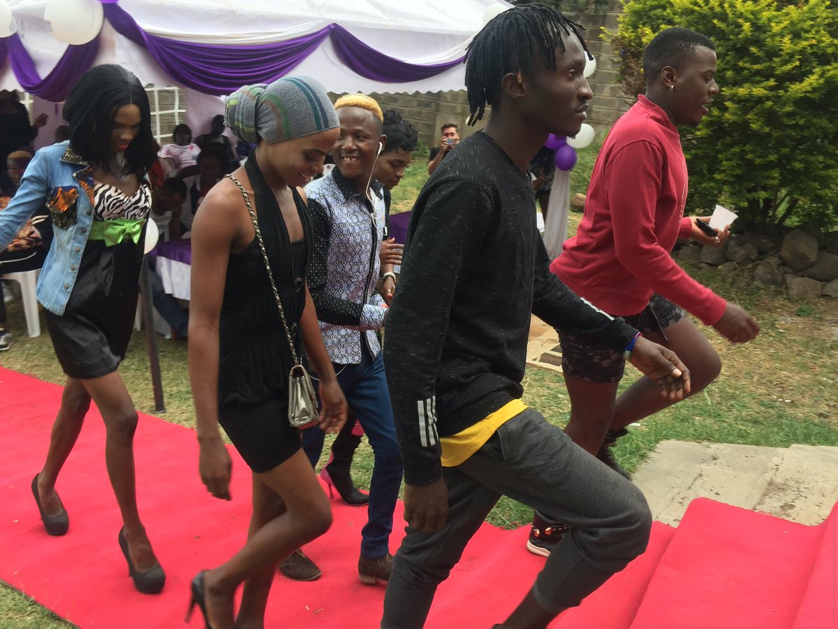 RefCEA's tweet image. #Alight and #Naturenetwork came together and organized a prayer day plus an after party at Matasia House. Many members of the refugee LGBTQ+ community came together to showcase their talents; including live performances, strutting on the Red carpet and the runway to showcased.