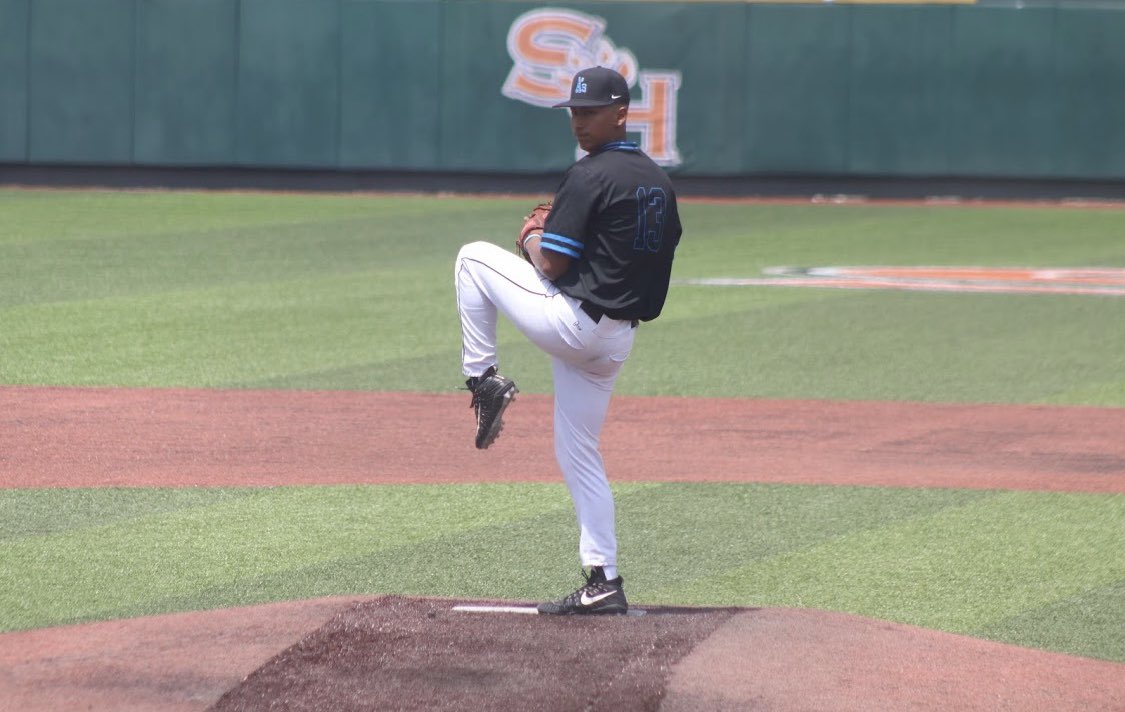 _dniceeeee's tweet photo. Excited to announce i will be furthering my academic and baseball career at The University of Texas at San Antonio, I would like to thank my coaches , teammates , friends but most importantly my family , I wouldn’t be where I am at today without them #BirdsUp 🤙🏾 https://t.co/uS5ShUw53V