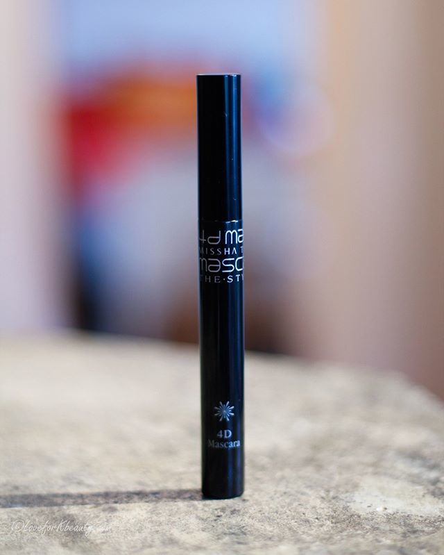 Loveforkbeauty's tweet photo. ⁠
⁠
Missha The Style 4D mascara⁠
⁠
✅The packaging of this mascara is really nice, it looks slim and nice.⁠
⁠
✅The brush is really nice and on the smaller side of the scale, which is perfect for me since I really don’t like the feeling of a huge b… https://t.co/pboxhr0386 https://t.co/ScZSvPKmH5