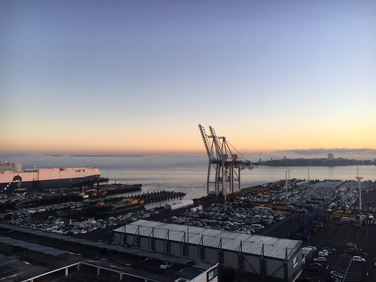 AucklandPort's tweet photo. commemorating some moments ! One of our favourite sunrises at beautiful Auckland Port😍 https://t.co/F2SKlUwIgr