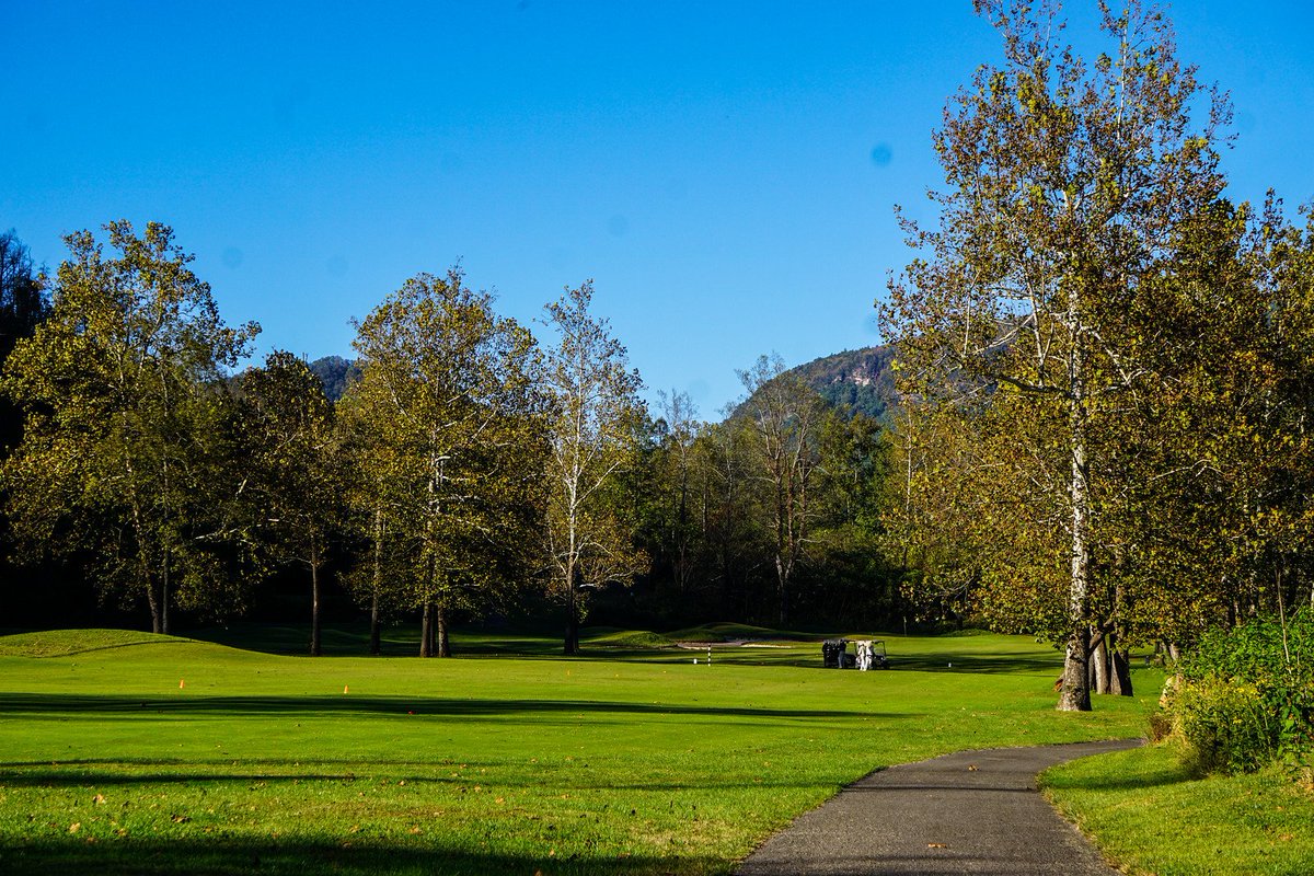 LinvilleFalls's tweet photo. The lower elevation at the entrance of our Lee Trevino inspired golf course means you can enjoy this course year-round, but you only pay per play, so although the course feels as if it is your own, you are never saddled with fees for amenities you may not care to use. #WesternNC https://t.co/R427FqH664