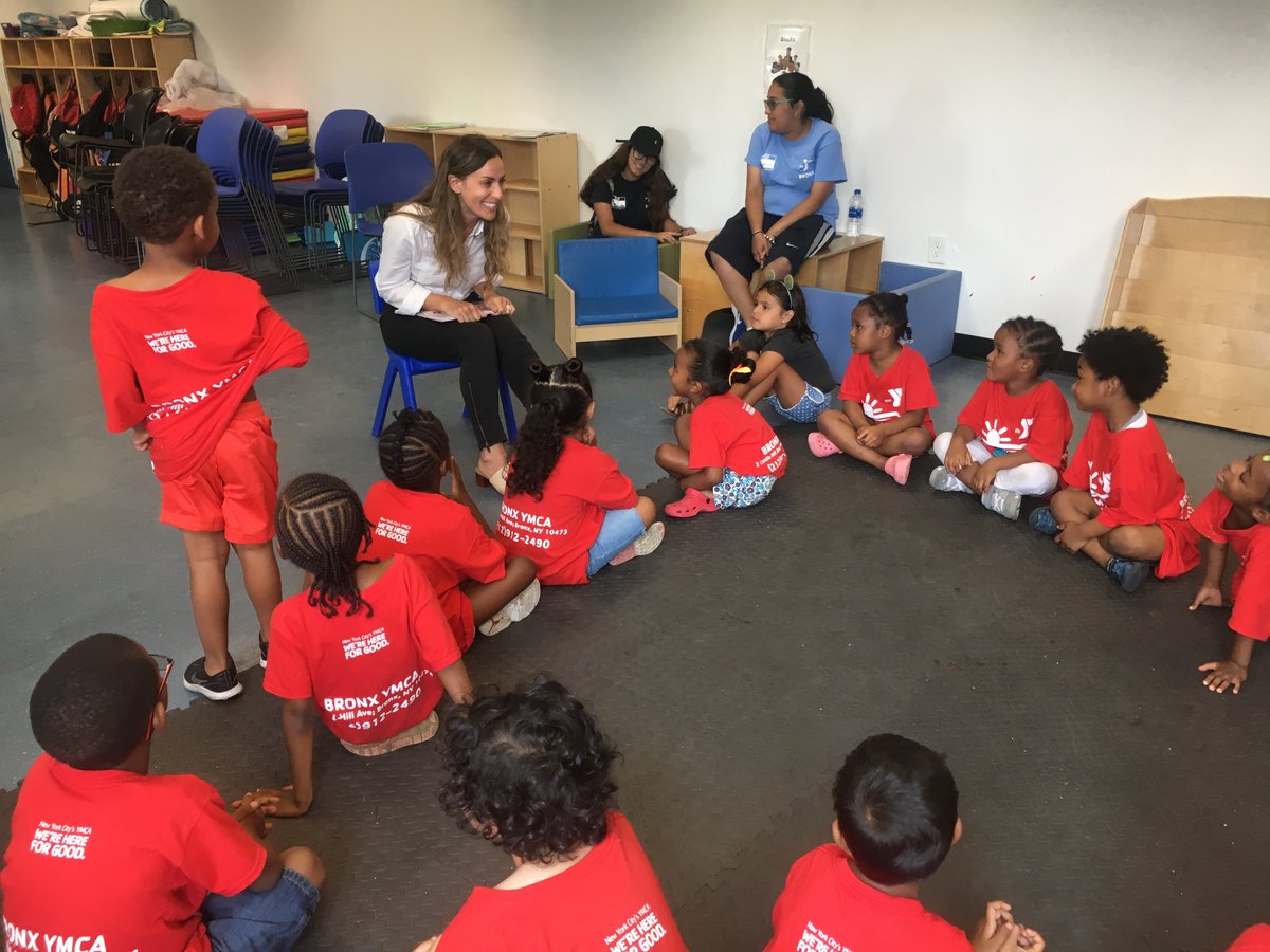 SenatorBiaggi's tweet photo. What better way to start my weekend than with some happy campers! Thank you @ymcanyc for having me this afternoon in #CastleHill – a great place for kids of all ages to spend the summer months and #Explore34 😊 https://t.co/5v4mfumLk9