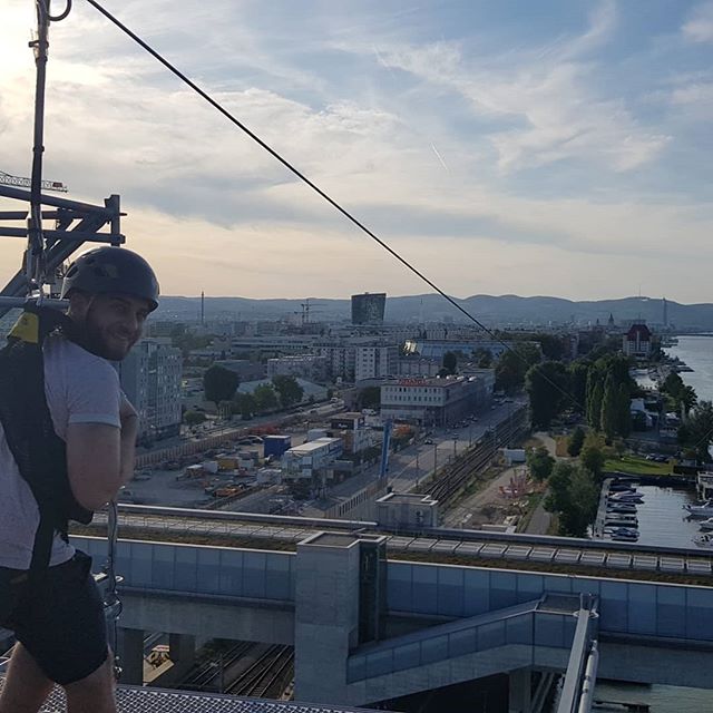 dmnk93's tweet photo. #flyingfox #newexperience #fun #goodtimes https://t.co/ZM37f2RLH5