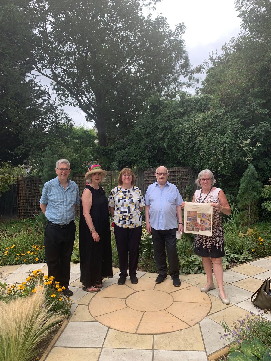 Great to join the ⁦<a href="/watlinggardens/">Watlinggardens_TMO</a>⁩ TMO today for their dementia cafe which was fun and lively and as ever their beautiful dementia garden looked fab.