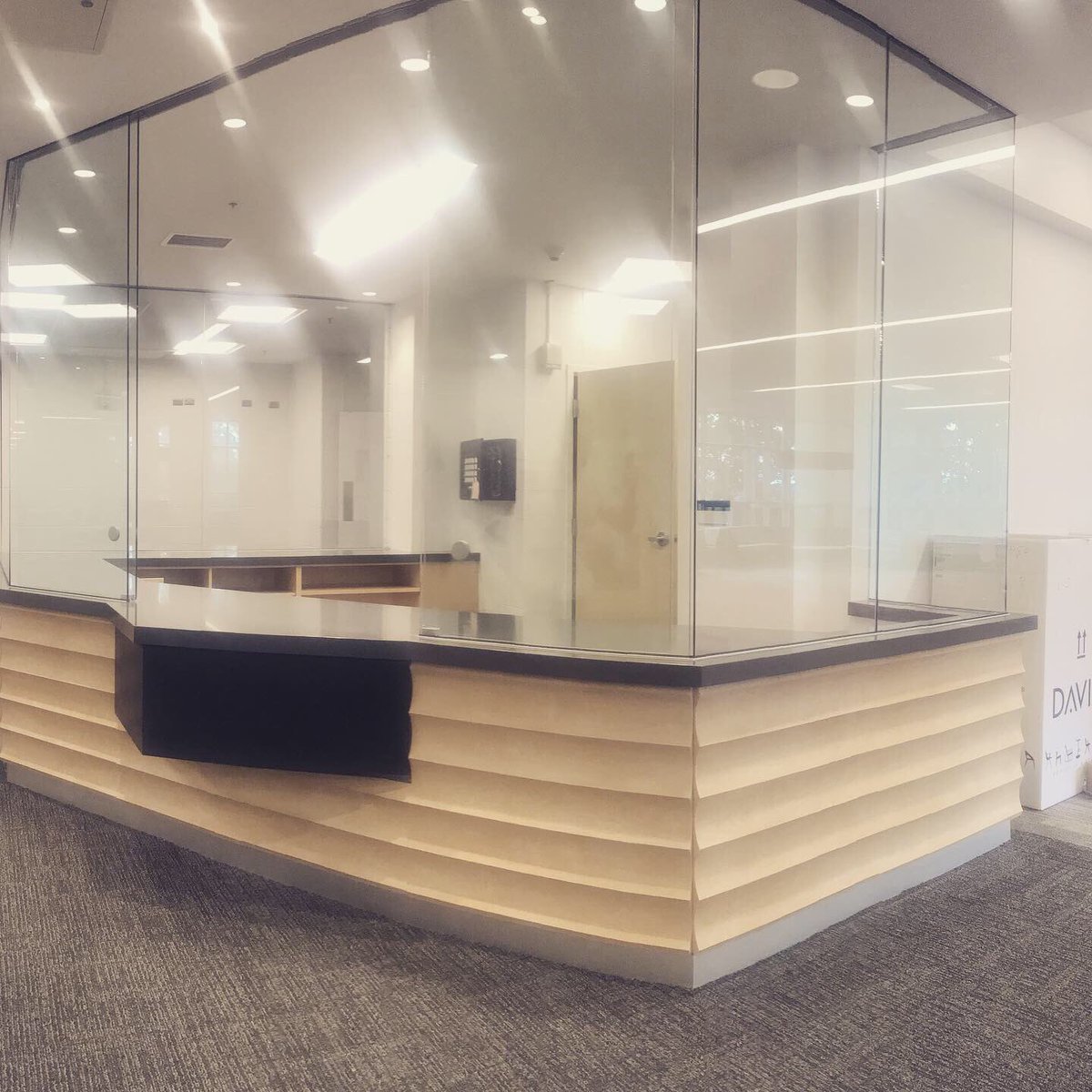StudentLivingSU's tweet photo. Check out these AWESOME renovations in Day Hall!! The main desk is so beautiful! And eagerly awaiting to be filled with packages 📦📨 https://t.co/hftbqKtQe5