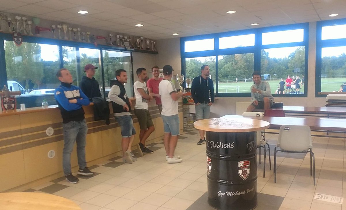 choletfc's tweet photo. #weekendintegration #football #seniors #convivialité 

Merci au club de @enavantbaugeois pour l’accueil ! https://t.co/8cBKlH7mgm