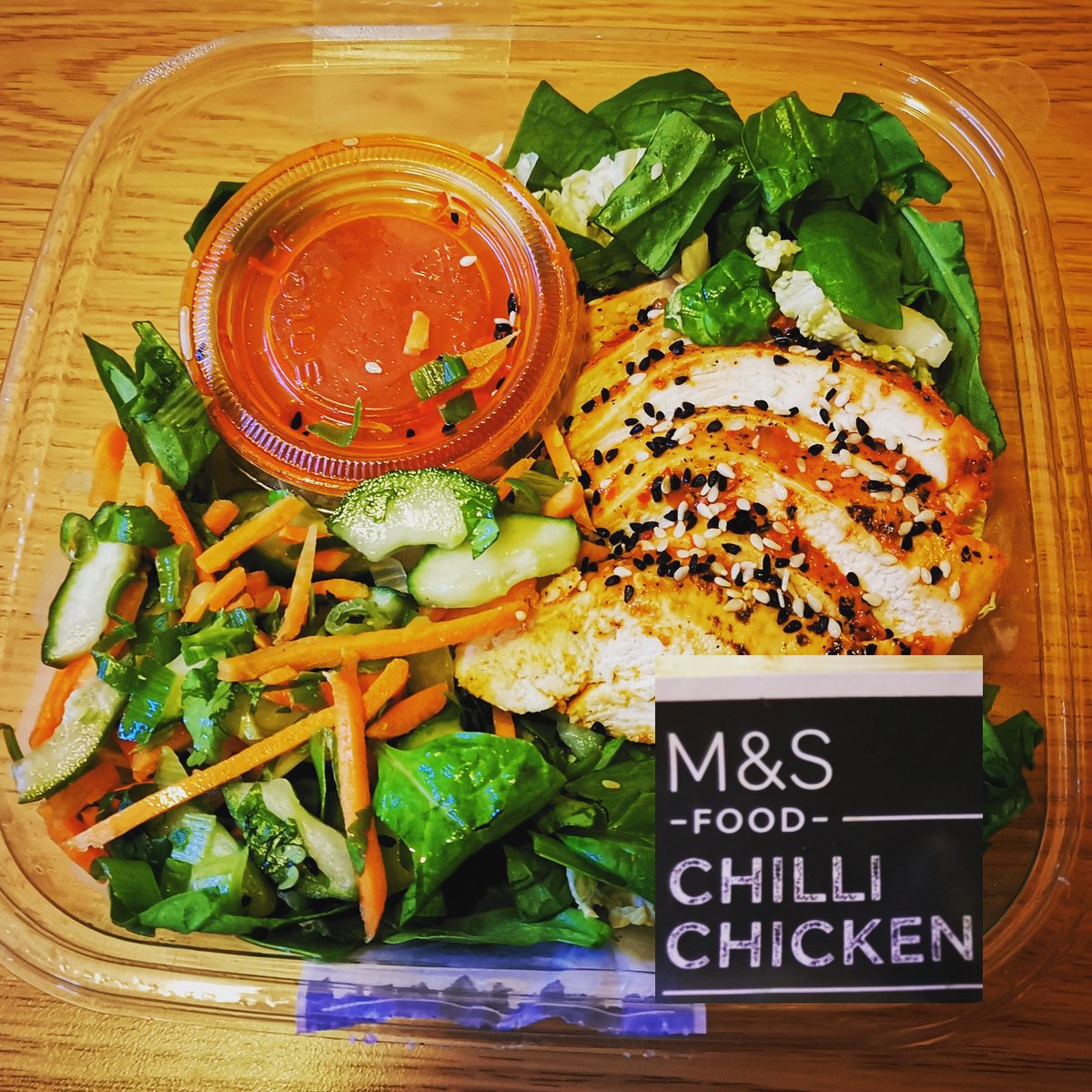 PabloDiabloUK's tweet photo. Unfortunately I did not have time to prepare any food, so had to go with ready meals to meet my nutritional demand.
If you want to eat clean there's loads of healthy options out there.
@marksandspencer chilli chicken with a smoked pepper dressing, gorgeous.
#PabloDiablo https://t.co/x3pHPsLBup