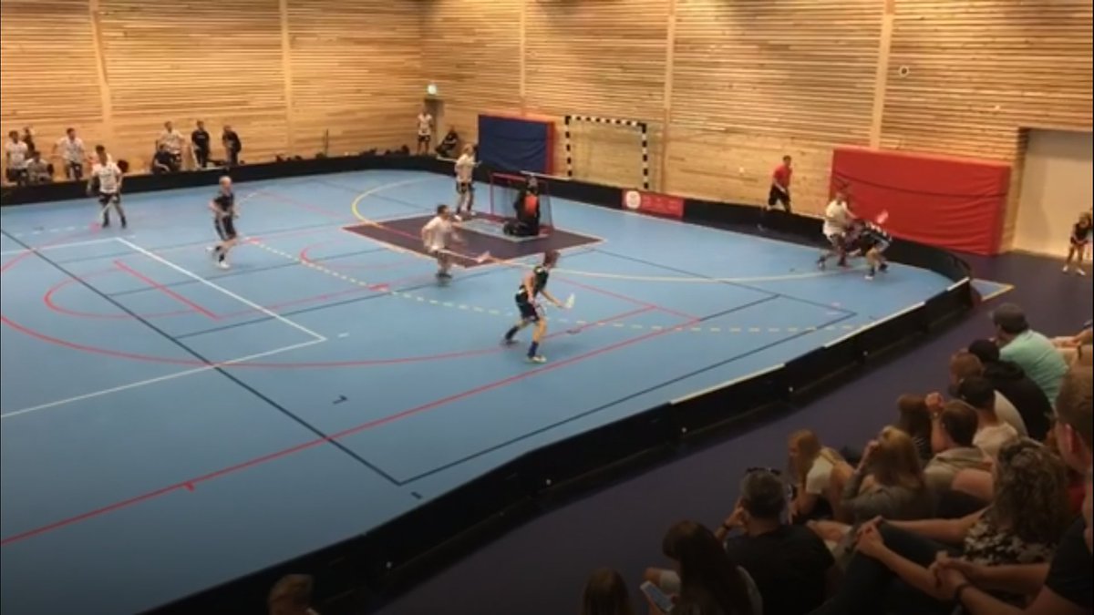 Hagundas herrar vann säsongens första träningsmatch med 9-5 mot tjeckiska FBC Kladno.