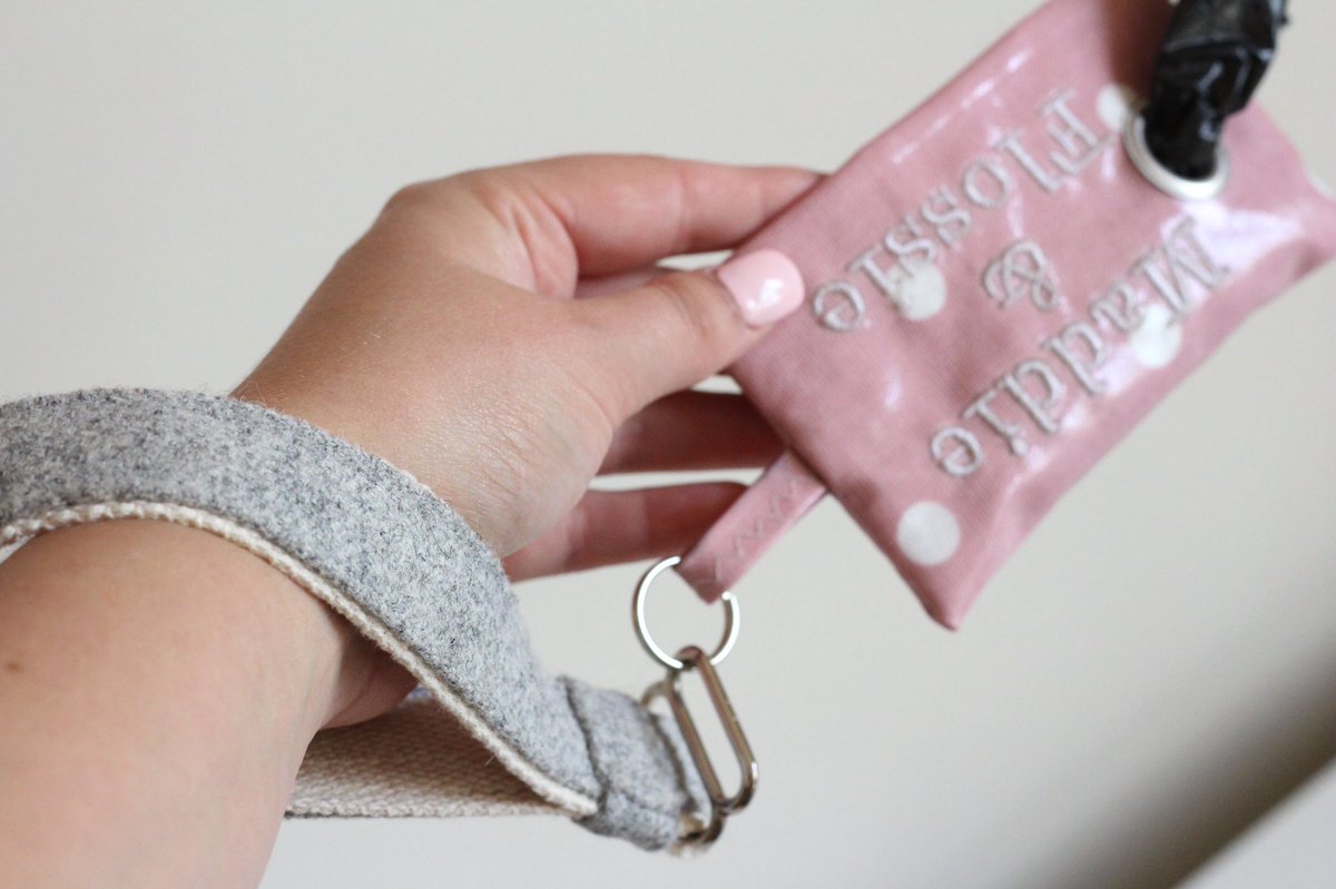 MaddieMakes's tweet photo. Introducing the Clutter Noodle! Our multi-use wristlet, that is perfect for gathering all your essentials for your walkies!

Clip on your poop bags, keys or panic alarm. Slip on your wrist &amp; keep your hands free during your adventures 💛

#MaddieMakesForYou https://t.co/aWw7gSdJ30
