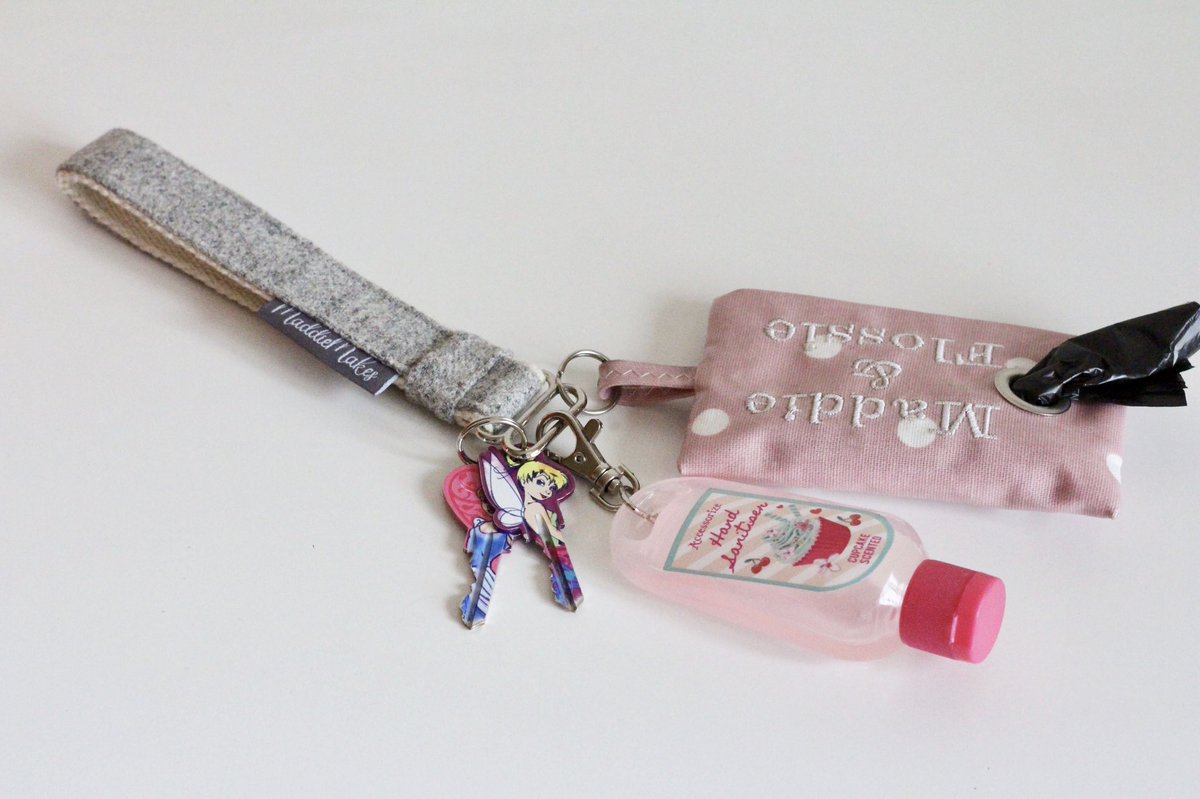 MaddieMakes's tweet photo. Introducing the Clutter Noodle! Our multi-use wristlet, that is perfect for gathering all your essentials for your walkies!

Clip on your poop bags, keys or panic alarm. Slip on your wrist &amp; keep your hands free during your adventures 💛

#MaddieMakesForYou https://t.co/aWw7gSdJ30