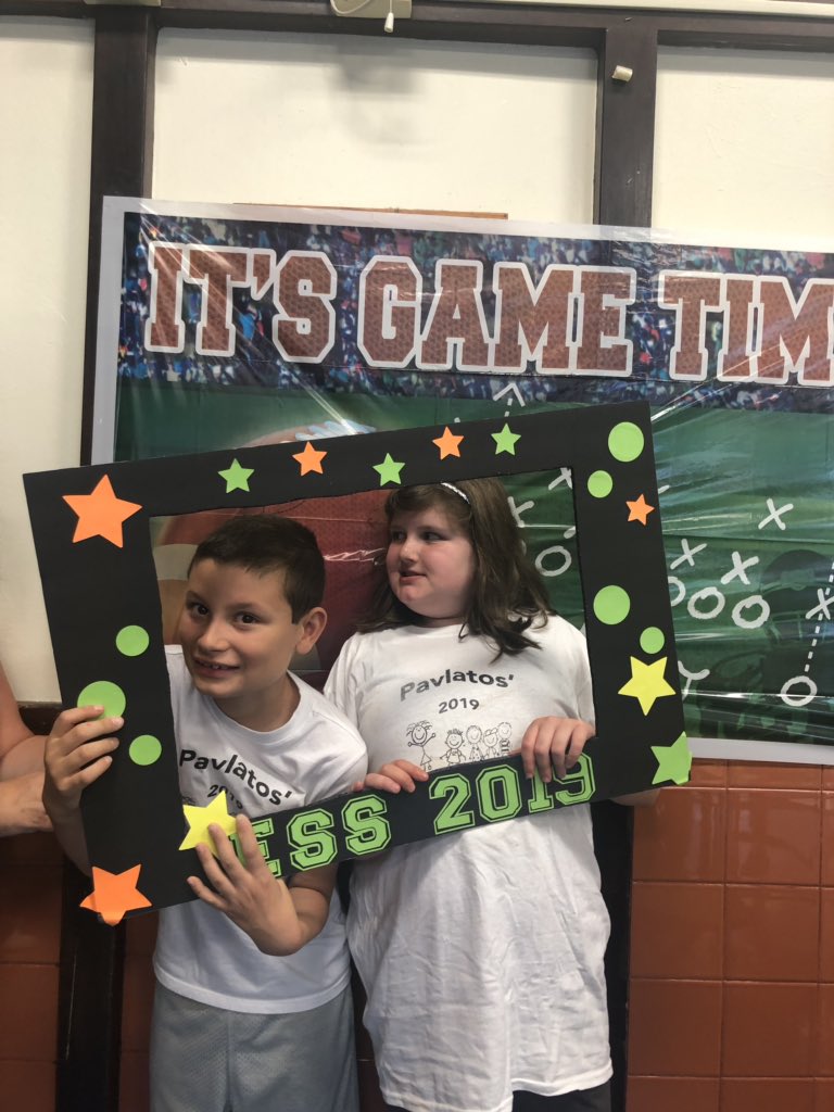 MrsPetridis's tweet photo. Fishes, awards, and celebrations! We loved ESS! Love my students and being a part of their learning journey the passed six weeks. ❤️❤️ https://t.co/PRRJIp6eQL