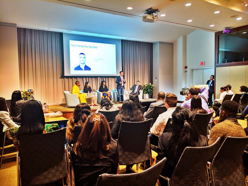 Innovazing's tweet photo. Failure is an entrepreneur’s unwanted best friend. It's through repeated #failure that leading #entrepreneurs bring at least one of their ventures to fruition. In the process, they develop self-confidence, #grit and agility. 

#innovation #entrepreneurship #socialimpact #IYLA2019 https://t.co/xHIJV8KdS6
