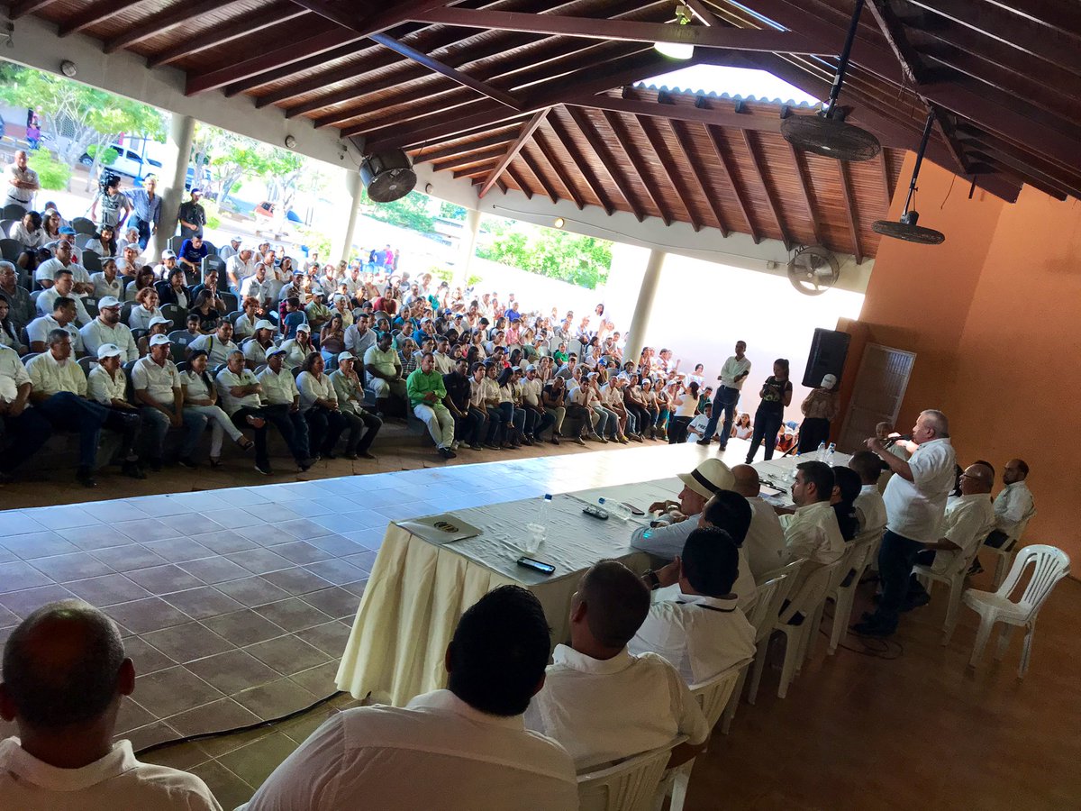 JAD_Charallave's tweet photo. ADemocratica "RT adbernabe: Desde el anfiteatro Los Robles, Mcp. Maneiro, les digo que por donde se enfrenten se encontrarán con ADemocratica, asumiremos el compromiso que sea hasta salir del régimen por la vía constitucional. Si nacimos para hacer h… https://t.co/TghvtlhPLC"