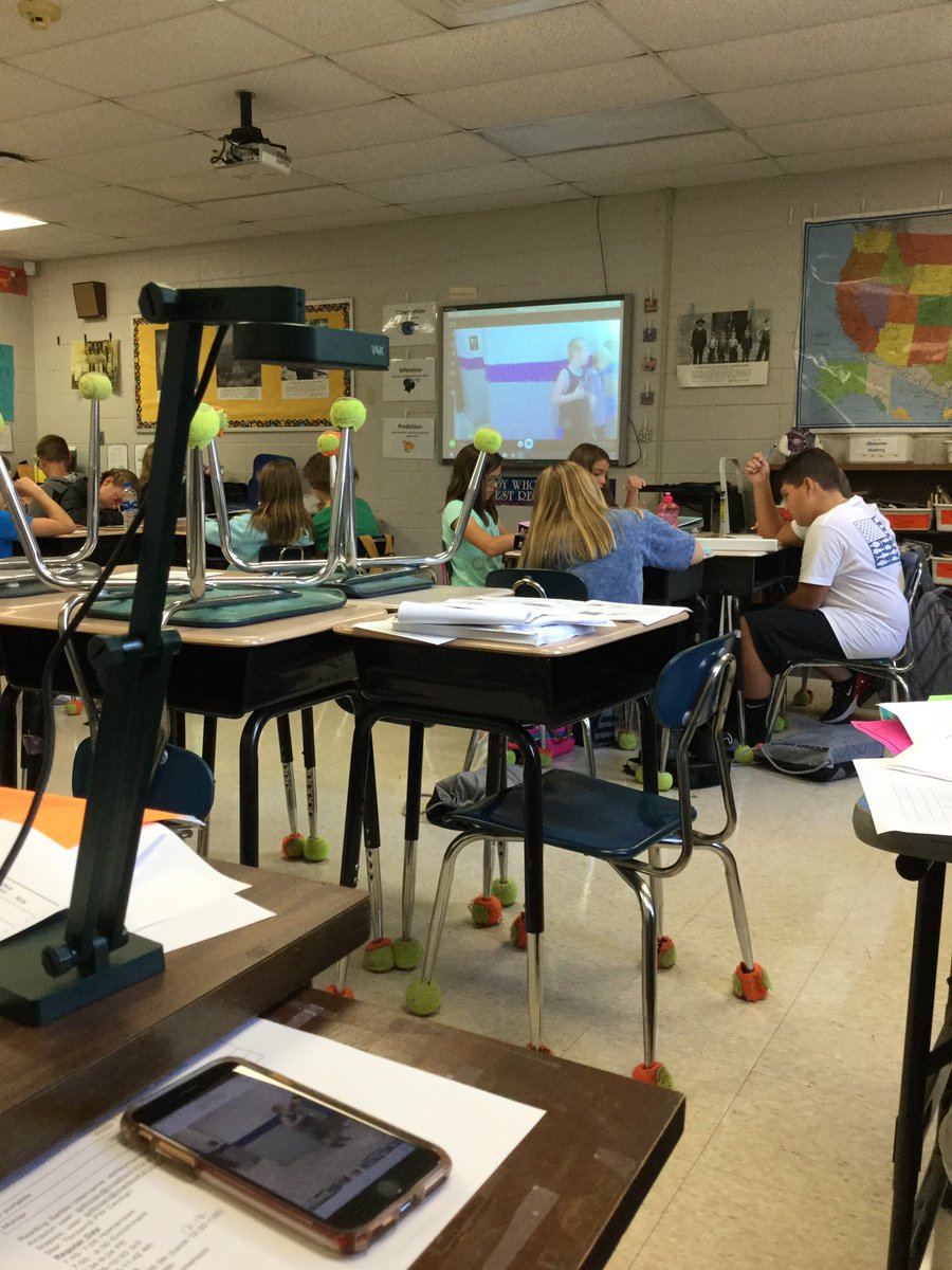 tammy_brown_edu's tweet photo. Third day and Fri-yay brought another strategy to practice and the first time I used this new tool in the classroom, it’s perfect for projecting images to do Triple Threat. @ipevo ❤️ #igniteexcellencemcss #expectmore19 #theCOLTway #observationinferencepredict https://t.co/oOFqy9liCX