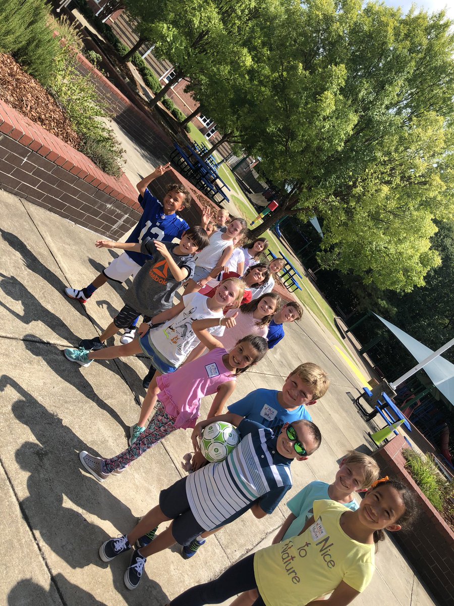MrsGlobeChanger's tweet photo. loving these kiddos!! 😊#GlobeChangers https://t.co/6jyW9JpXU5