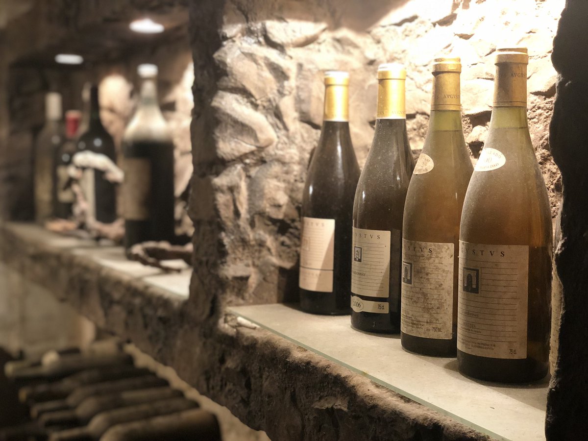 david_font's tweet photo. Gaudint (i molt) del concert que @lesfourchettes_ al celler @AvgvstvsForvm de la mà @VinyaSonsAO organitza un any més. La fusió de la cultura musical, gastronòmica i del vi, una proposta encertada i per ser-ne testimoni https://t.co/8cuHKbZjy3