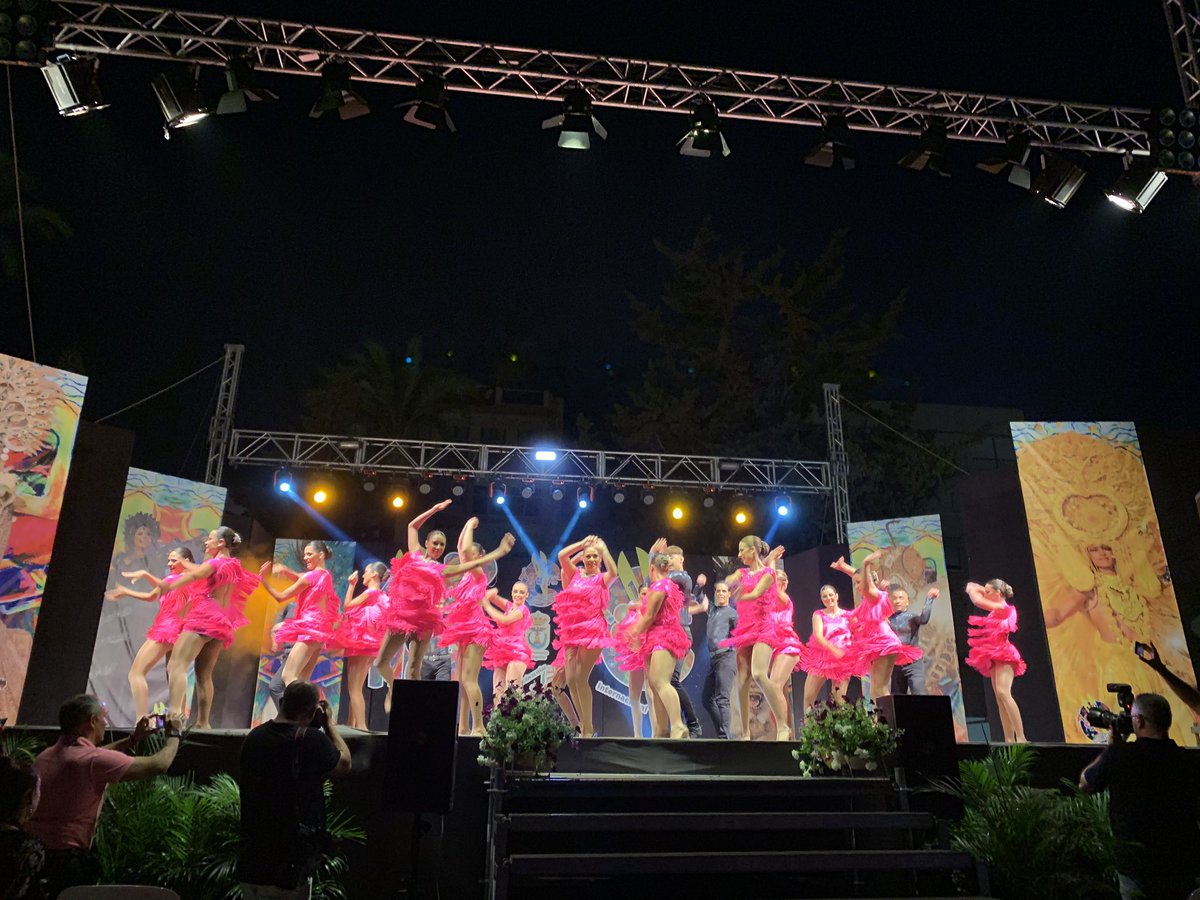 MCarmenMoreno's tweet photo. Comienza la Gala Elección Personajes del Carnaval de Águilas 2020 con el Ballet Oficial y unos presentadores muy marchosos @noelia_ruano @pedrocampos83 https://t.co/Mfh1oZn2mv