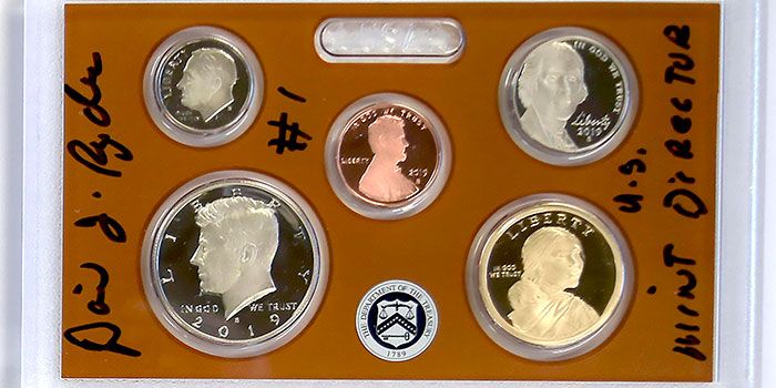 ANACoins's tweet image. US Mint Director David Ryder signed 9 2019 US Mint #ProofSets during his visit to the San Francisco #Mint on July 22. The sets will be randomly distributed through the Mint's fulfillment center as orders are packaged &amp;amp; shipped to customers via CoinWeek buff.ly/2yGVJJM