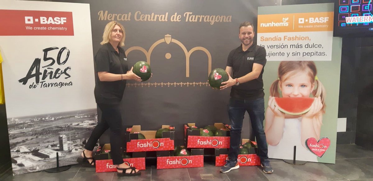 XavierRibera's tweet photo. Molts contents de col•laborar amb la #Sindriada de #SantMagí2019. Posarem la @sandiafashion que es fa amb les llavors de #Nunhems @BASF_ES. Comenceu a votar per la #WatermelonPool!! 🍉🍉 https://t.co/RN9XCQ5YcC
