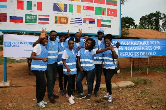 En prélude à la journée mondiale de l’#ActionHumanitaire 2019, des volontaires du <a href="/PAM/">Pam Laird</a> se joignent aux @VolontairesdesNationsUnies à l’#Est, #AdamaouaCameroun pour démontrer leur engagement à l’objectif #ZéroFaim.