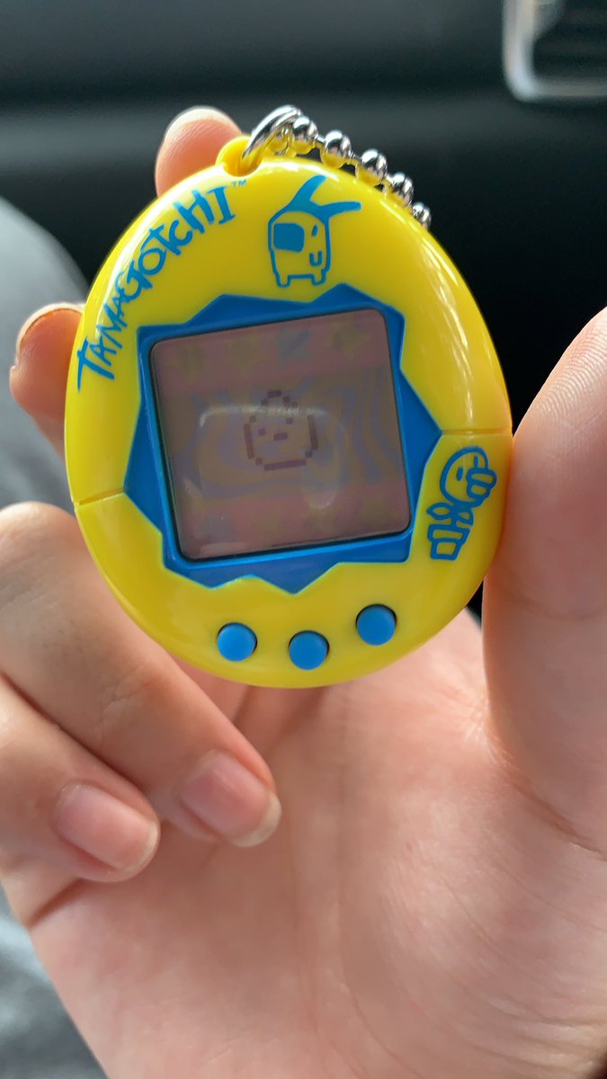 anniecabello_'s tweet photo. Casi se me muere mi tamagochi :(  Alguien sabe cómo cuidar a los tamagochis? ) https://t.co/oBMEj9Tzoq