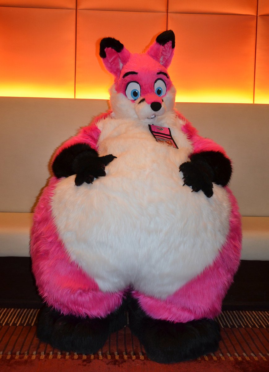 DolbyVixen's tweet photo. Can someone help me up? I seem to be a bit too big to get up on my own...
โ๏ธ= @G_S_Y_fursuits
#fursuitfriday #fursuit #fursuiter #furry #furryfandom #fatfur #fatty #FatFursuit #FurFestFriday #MFF2018 #FurFest #Furfest2018 #belly #hips https://t.co/vcROEXc3vI