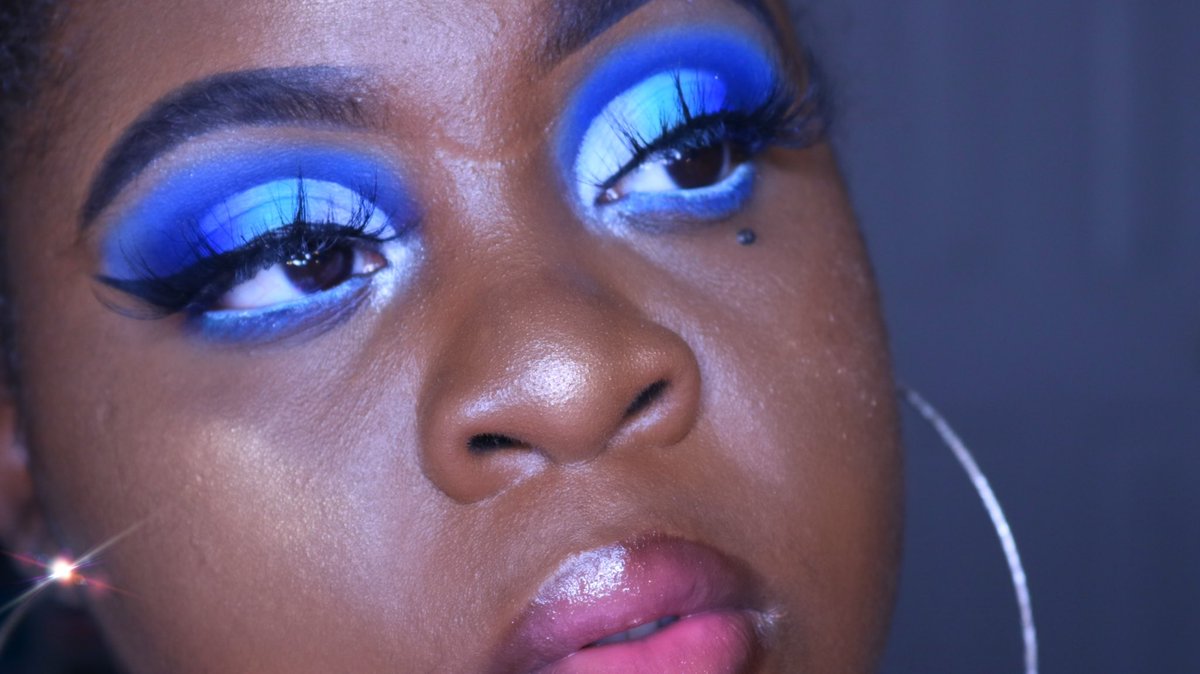 MakeupMonet_'s tweet photo. LETS GET @norvina1 @ABHcosmetics ATTENTION TOGETHER!!!! DROP YOUR LOOKS SO THAT I CAN RETWEET AND LIKE ⬇️⬇️‼️ 

PLEASE LIKE 👍🏾 AND RETWEET 🔁 MY WORK AS WELL
#THELIST https://t.co/HkF8FFe4mi