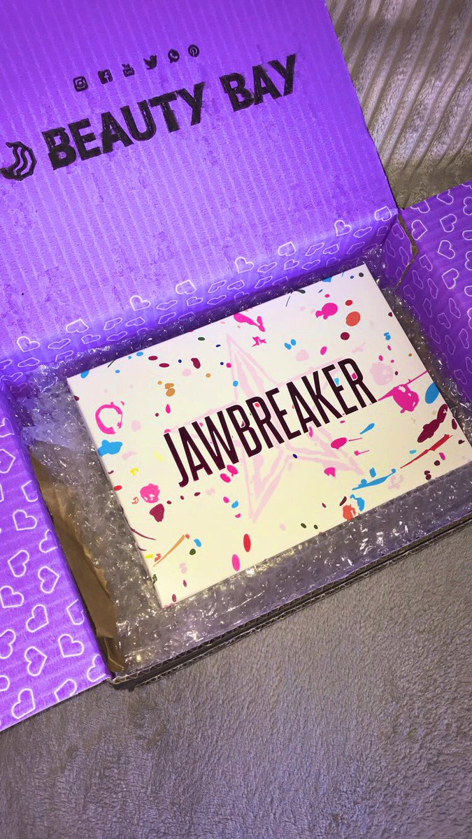 MissCdavies1's tweet photo. bashed out a lewk with my new @JeffreeStar #jawbreaker palette today absolutely GASSED with the outcome #cherrywet #cottoncandy🍭🍭🍭🍬🍬🍬🍉🌈🌈 https://t.co/IoZkvABHLw