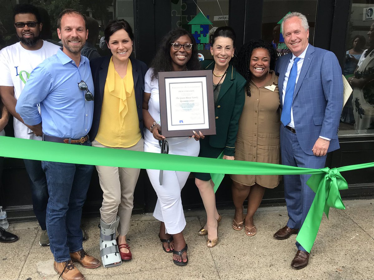 GregFischerLou's tweet photo. Glad to join Councilwoman Green for the grand opening of the Green House Family Resource Center! This fills a tremendous need in our community. https://t.co/qVYa4OwN5N https://t.co/cuvukaSJst
