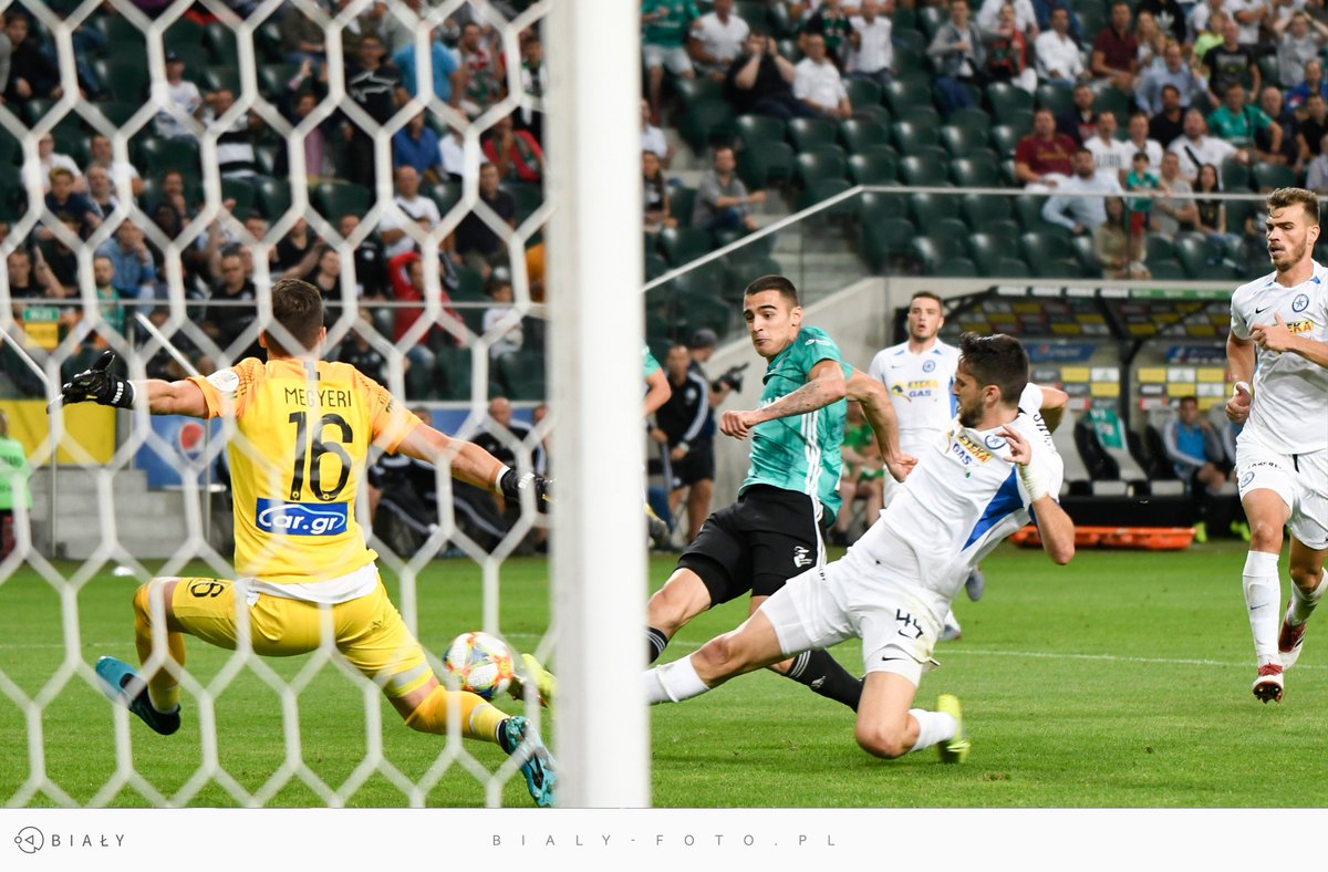 m_bialy's tweet photo. Skoro już się wyspałem to mogę zacząć wrzucać zdjęcia 🙃
Na początek:
III Runda eliminacji UEFA Europa League ⚽️
Legia Warszawa 0:0 Π.Α.Ε. Ατρόμητος Αθηνών 1923
#LEGATR #LEGIA #EuropaLeague
◾️Więcej zdjęc na https://t.co/VeotXQVncP oraz https://t.co/Vf42t1wcTw◾️ https://t.co/ty3tsRhKJz