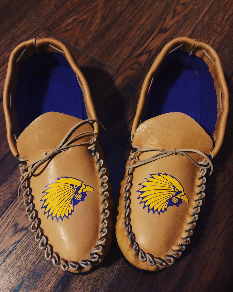 There’s one family prepping for the WILC the right way👌🏽#treatyourfeet #mohawkmocs #athakwaonwe