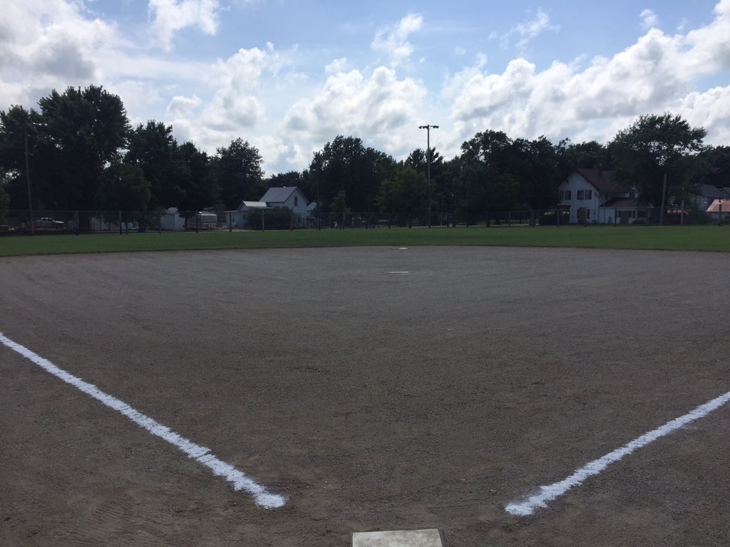 DustinGruber15's tweet photo. Itโs time for the summer classic #morrilldays ๐ป https://t.co/1s41xBIw6A