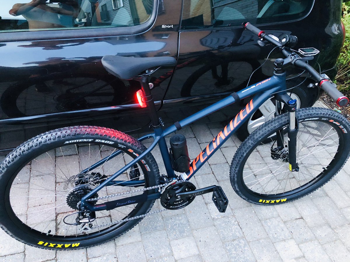kierons86's tweet photo. Night riding season ahead 👌🏻 https://t.co/xKW59QSh0x