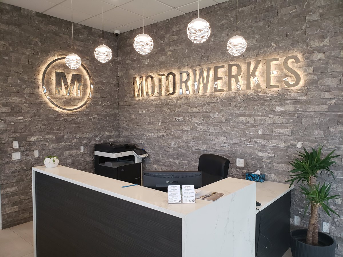 UniSignGroup's tweet photo. Motorwerkes celebrated their 10 year anniversary and grand opening in style! The new interior sign features a high-end chrome finish on the face, with a warm LED light shining on the stone finished feature wall. 

#LED #LEDsigns #madeinyyc #halo #local #chrome #craft #yyc https://t.co/XxNhRqOFrA