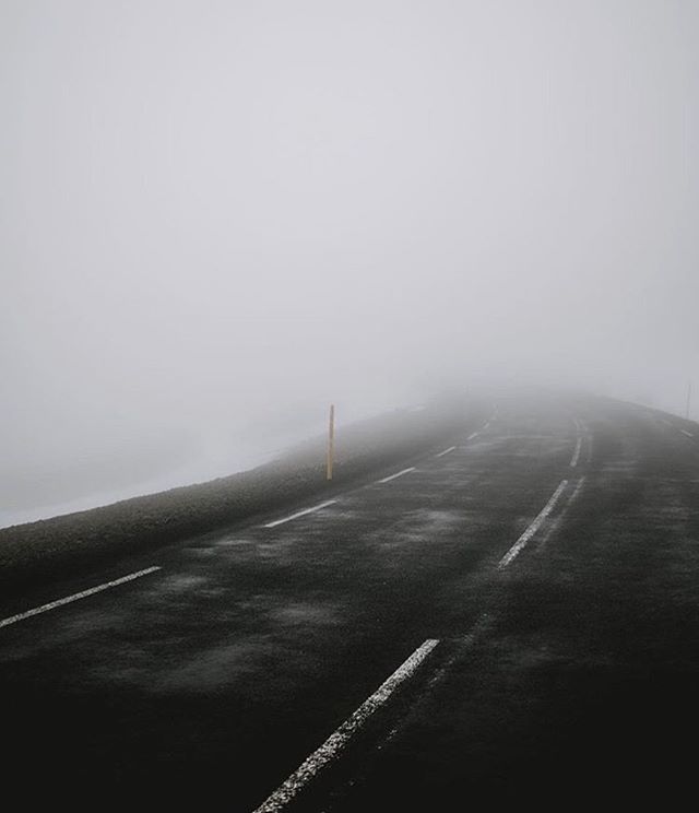 uncaptiveco's tweet photo. “Some beautiful paths can't be discovered without getting lost.” - Erol Ozan 🌚 image by @samciurdar #ethicalrevolution #uncaptive .
.
.
.
.
#consciousliving #consciouschoices #theartofslowliving #veganawareness #lowimpactmovement #consciousconsumer #… https://t.co/mjnlHSz3o6 https://t.co/PapLDhxwwH
