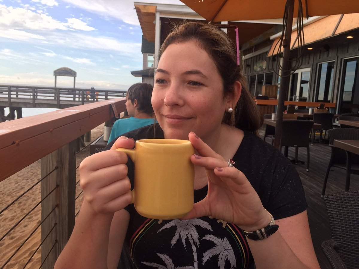 Nothing like breakfast by the ocean🙂🙂