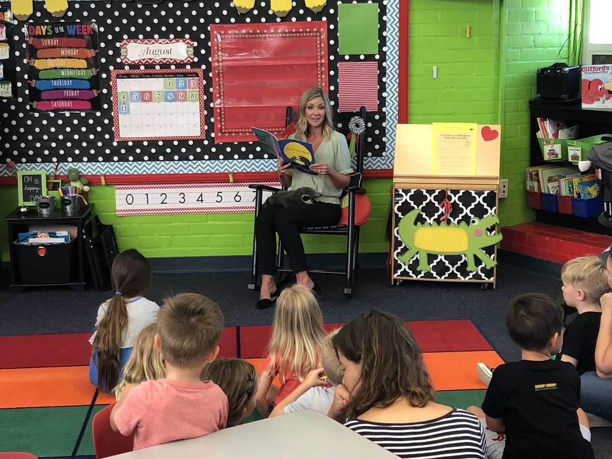 MattMankiewicz's tweet photo. Shout out to all of the #Kindergarten, TK, and pre-school teachers who are taking time today to welcome our newest @FullertonSD students to school! #fsdlearns https://t.co/uCcm1Qyfiq