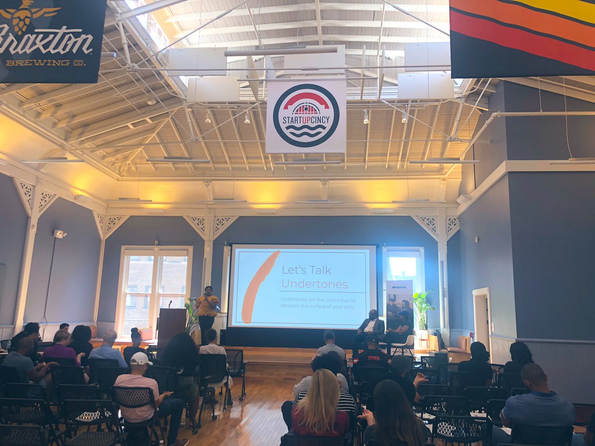 StartupCincy's tweet photo. Outstanding work to close out the pitches at @NewMEBootcamp! Congrats to @kweliTV, #ManetainBeauty, #PlayVision, @_pressedroots and #KCDCosmetics! #StartupCincy https://t.co/lLP8a5yWrp